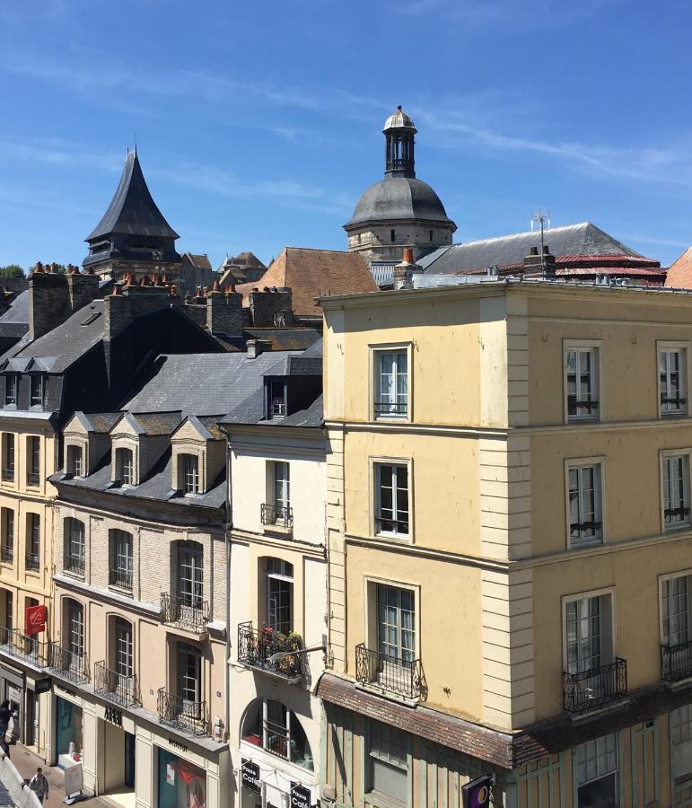 DUPLEX 52m2 hyper centre, petite TERRASSE exposée Sud - NETFLIX, CANAL Séries&AMAZON PRIME Vidéo Dieppe Extérieur photo